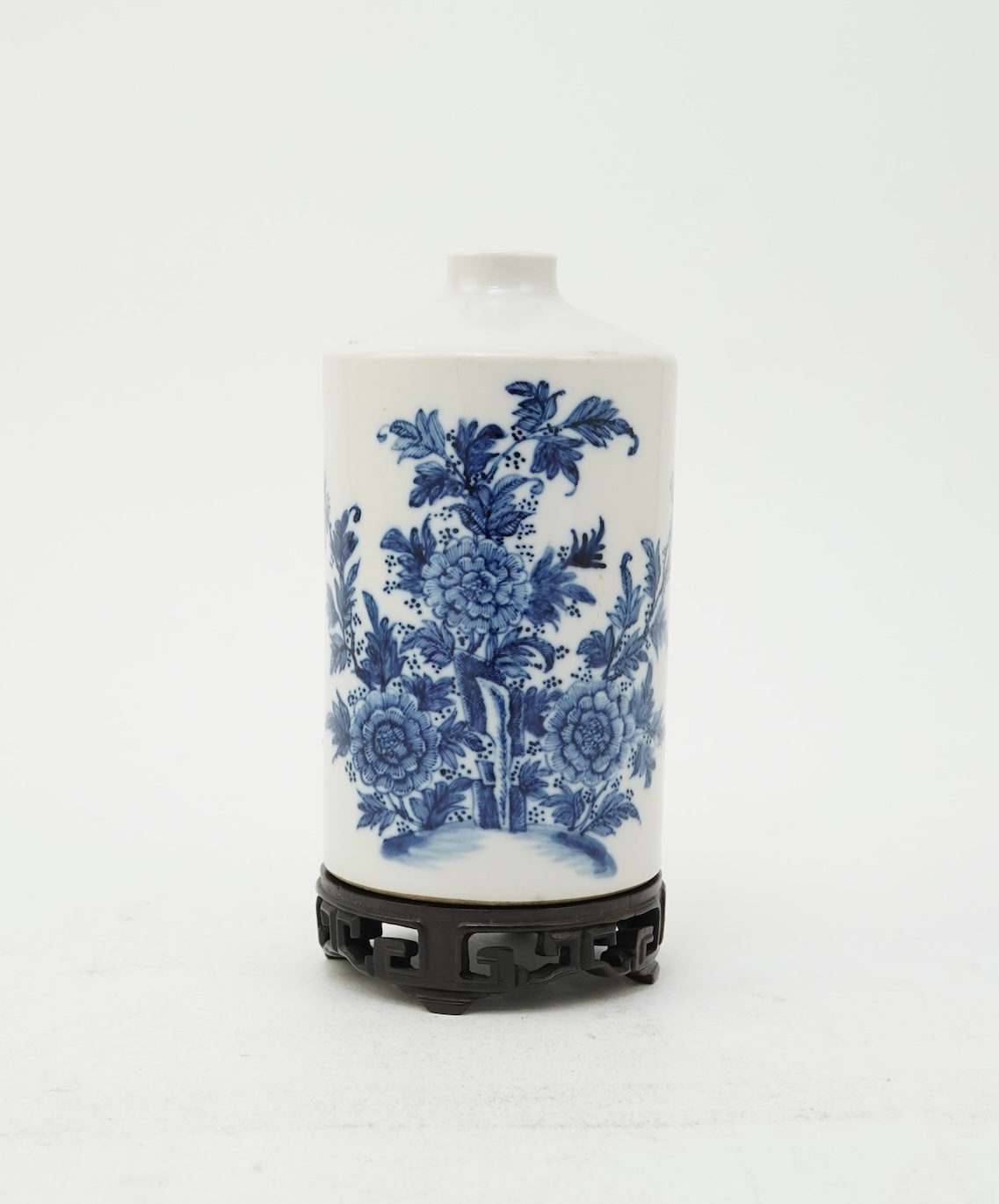 An unusual shape Chinese blue and white vase, 18th/19th century